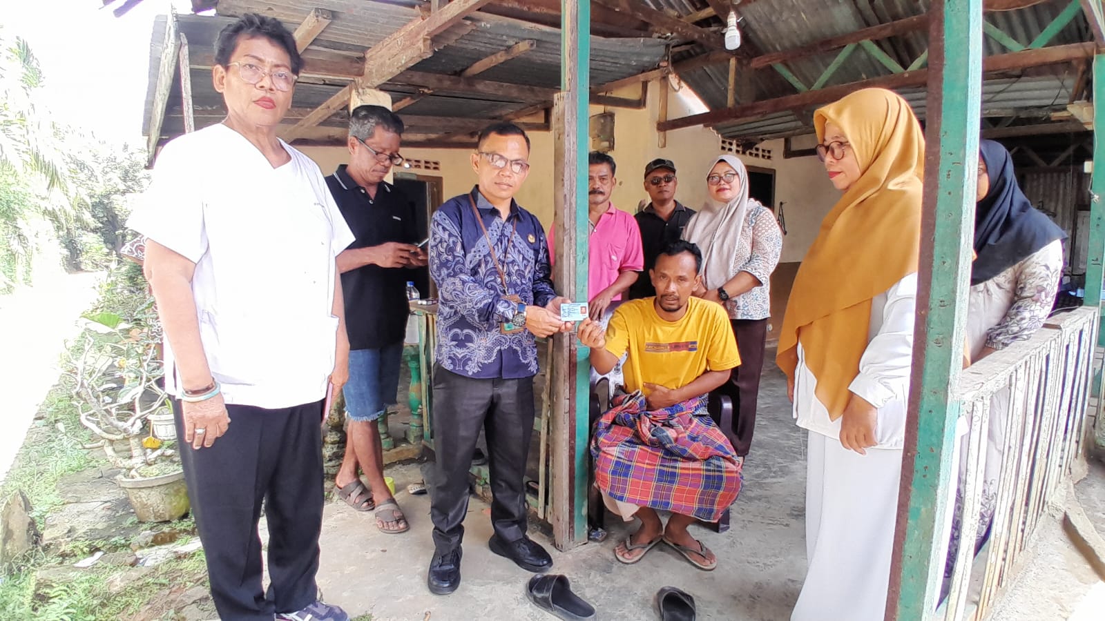 Pemkab Simalungun Berikan Pelayanan untuk Warga Kurang Mampu di Kelurahan Amansari